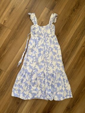 Sleeveless Floral Midi Dress in Light Blue and White